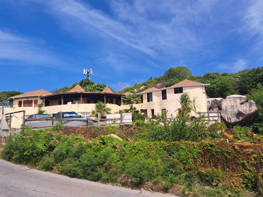 Casa Amarilla